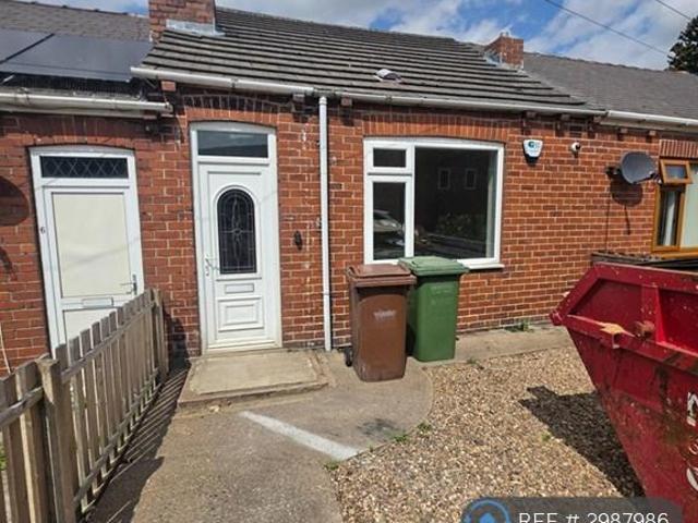 Bungalow for rent in Havercroft, West Yorkshire