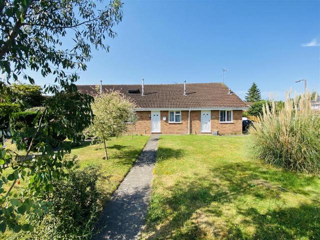 Bungalow for rent in Wolverhampton, Perton