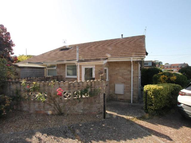Bungalow for rent in Binstead, Ryde