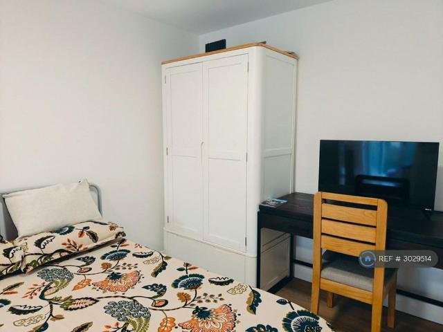 House for rent in London Borough of Havering, Greater London