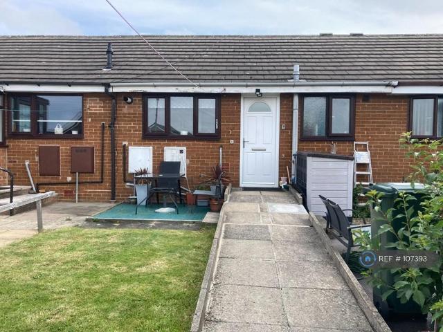 Bungalow for rent in Bradley, West Yorkshire