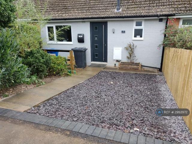 Bungalow for rent in Newbold, Loundsley Green