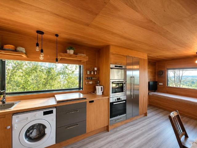 Bungalow for rent in Greater London
