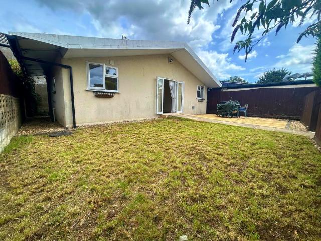 Bungalow for rent in Bournemouth