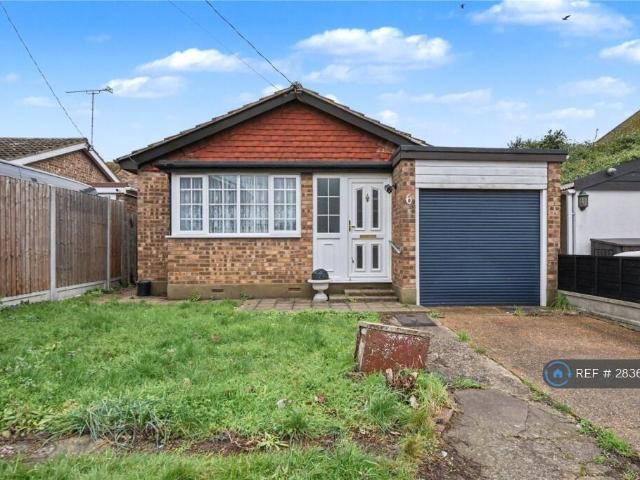 Bungalow for rent in Canvey Island