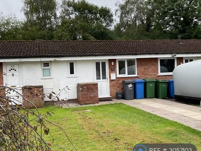 Bungalow for rent in Oakwood