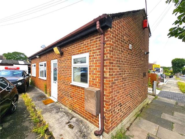 Bungalow for rent in Alton Barnes, Essex