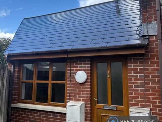 Bungalow for rent in Victoria, Newport