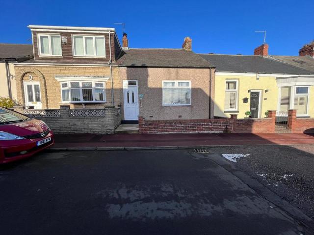 Bungalow for rent in Southwick, Tyne And Wear
