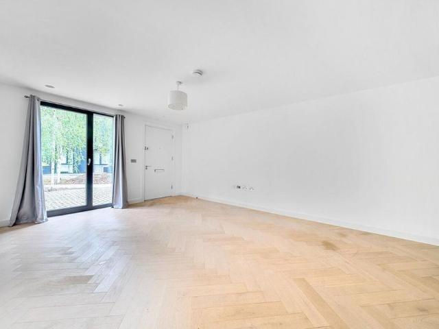House for rent in London Borough of Croydon, Greater London