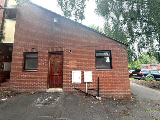 Bungalow for rent in Four Lane Ends, Blackburn