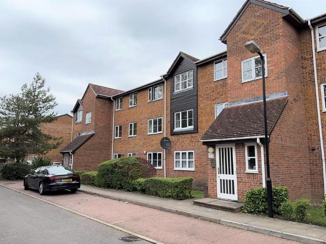Bungalow for rent in East Barnet, Greater London
