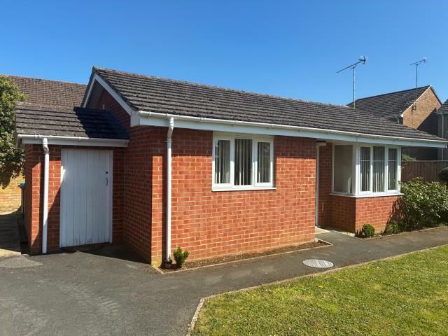 Bungalow for rent in Black Bourton, Oxfordshire