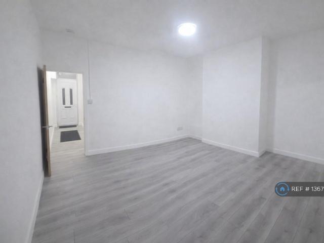 Bungalow for rent in Auckland Park, Coundon Grange
