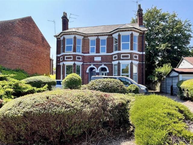 Bungalow for rent in Goldthorn Hill, West Midlands