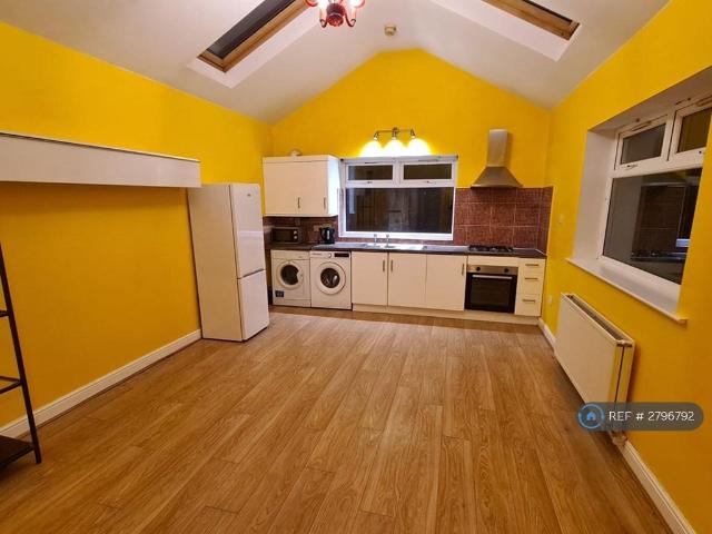 Bungalow for rent in Whitton, Isle Of Man