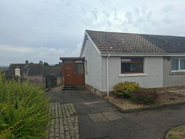 Bungalow for rent in Leuchars, Scotland