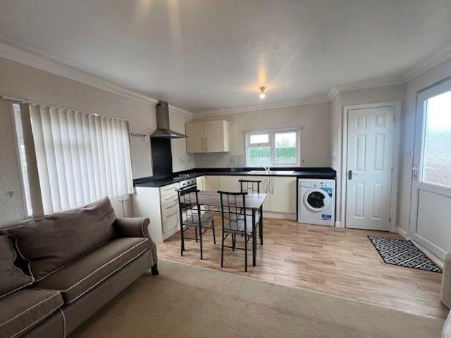 Bungalow for rent in Chesterton, Arbury
