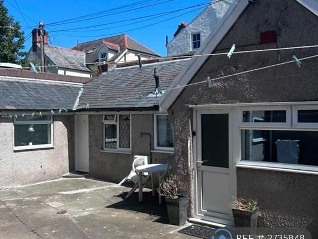 Bungalow for rent in Colwyn Bay, Wales
