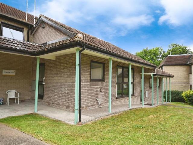 Bungalow for rent in Loundsley Green, East Midlands