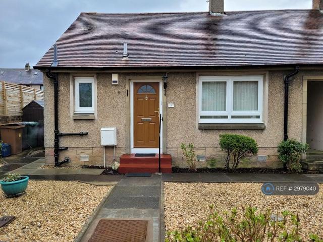 Bungalow for rent in Clermiston, Scotland