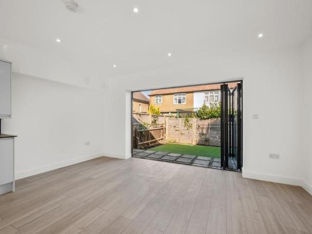 House for rent in Royal Borough of Kingston upon Thames, Greater London