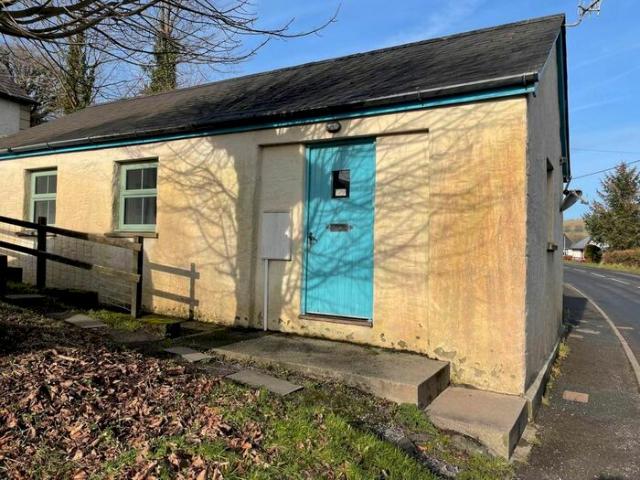 Apartment for rent in Llanwnnen