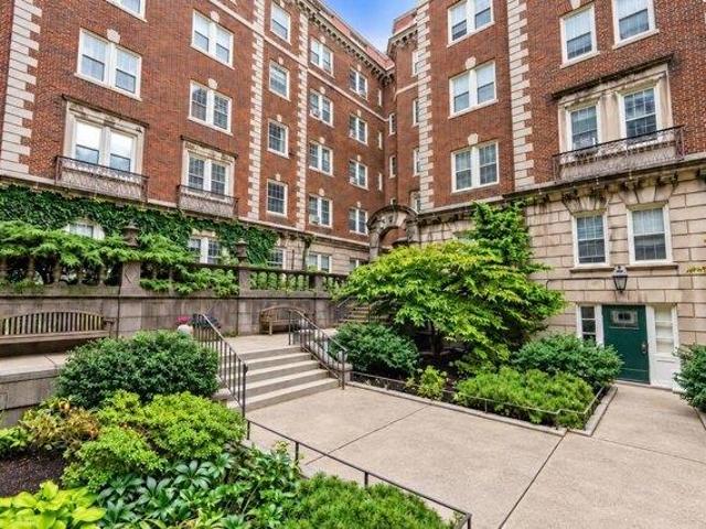 Condo for sale in Avon Hill, Cambridge