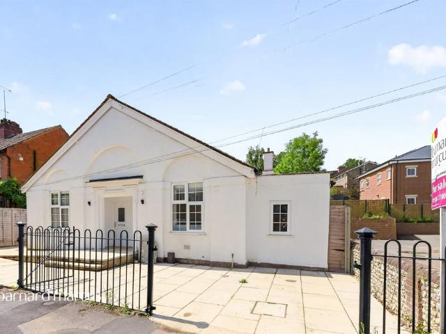 House for sale in Rose Hill, Pachesham Park
