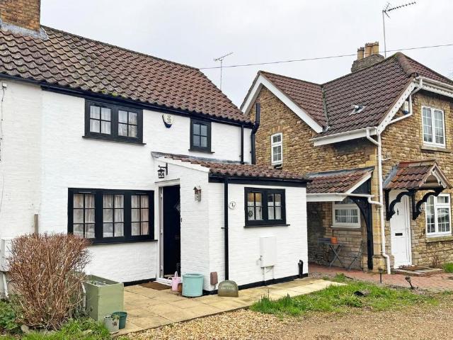House for sale in Ortongate Centre, Peterborough