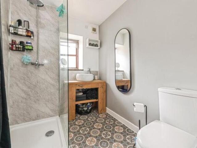 House for sale in Almondbury, West Yorkshire