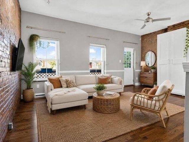 Condo for sale in Waterfront, Chelsea
