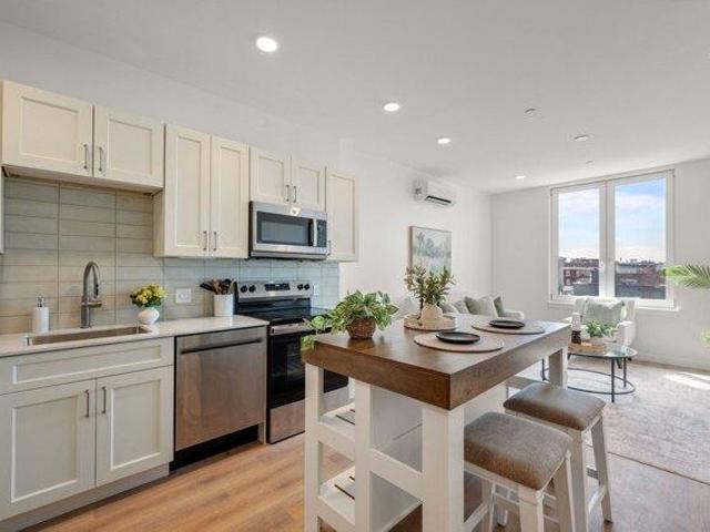 Condo for sale in Bellingham Square, Chelsea