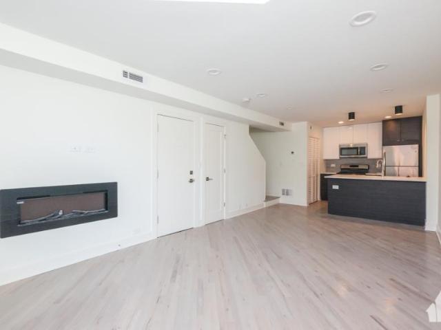 Condo for rent in Chicago Park, Illinois