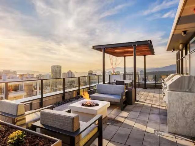 Condo for rent in Lower Robson, Vancouver