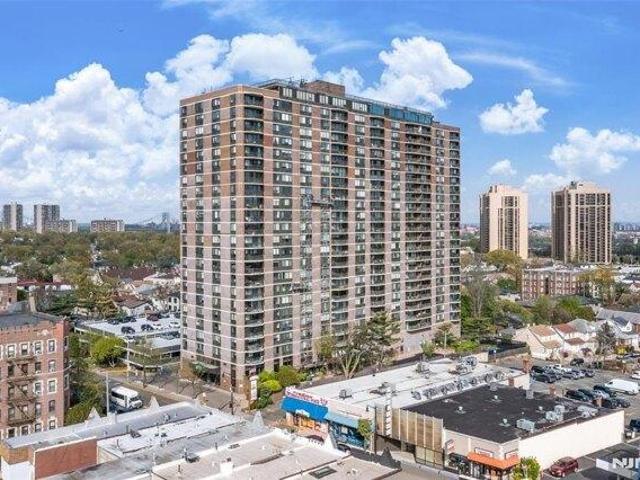 Condo for sale in Fort Lee, New Jersey