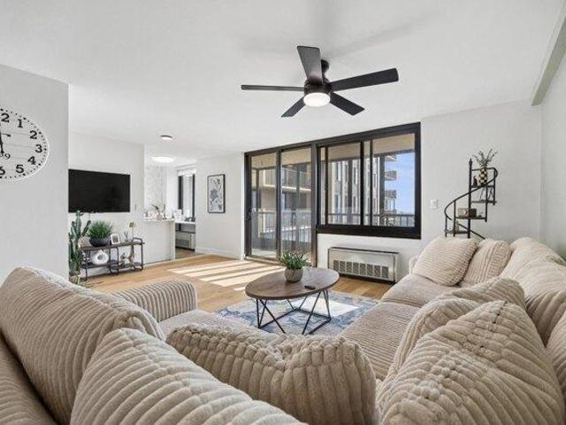 Condo for sale in Cliffside Park, New Jersey