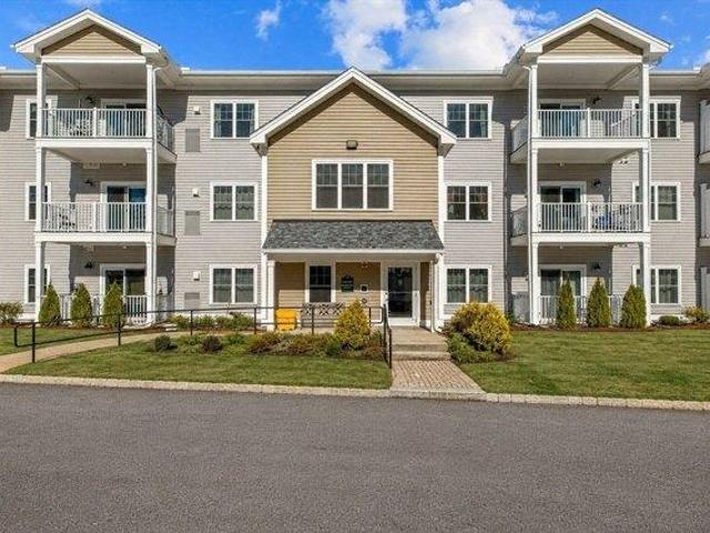 Condo for sale in Clinton, Massachusetts