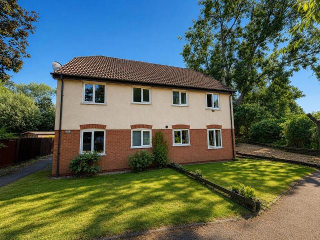 House for sale in Westone, Northampton