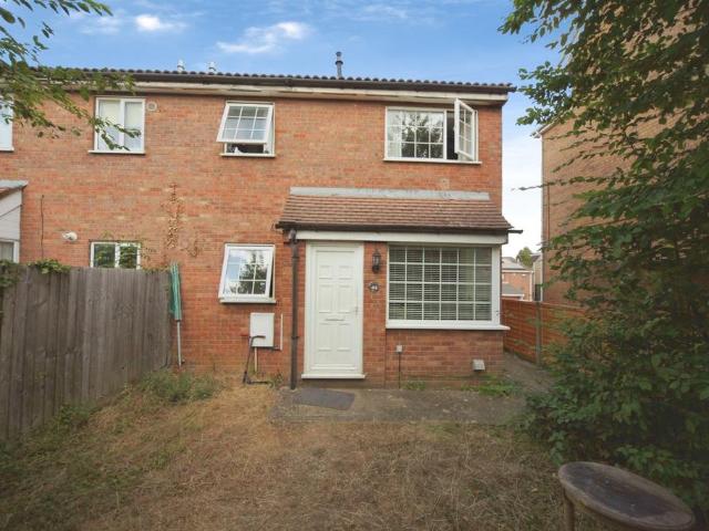 House for sale in Marsh Farm