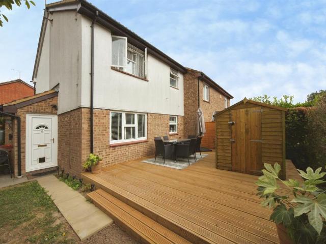 House for sale in Woodside Estate, Houghton Regis