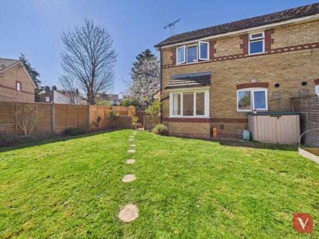 House for sale in Spring Park, Luton