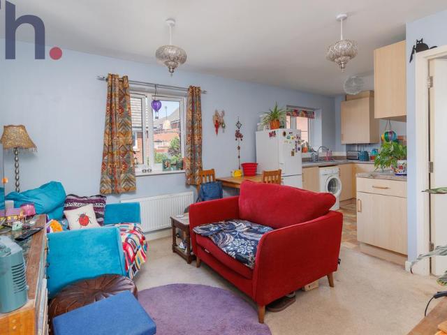 Flat for sale in East Cowes, Isle Of Wight