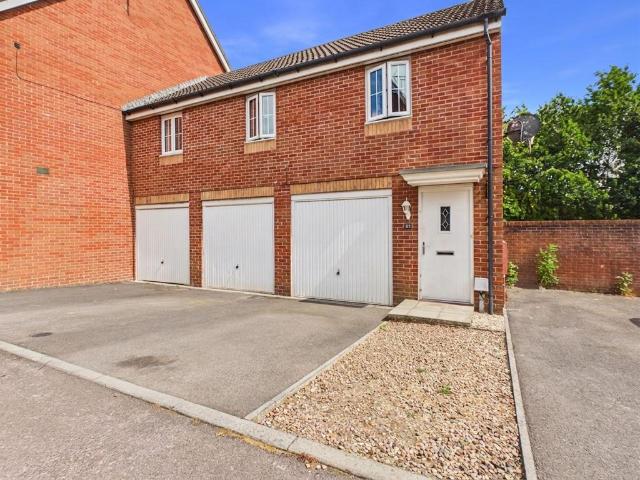 Flat for sale in Gloucester, Gloucestershire