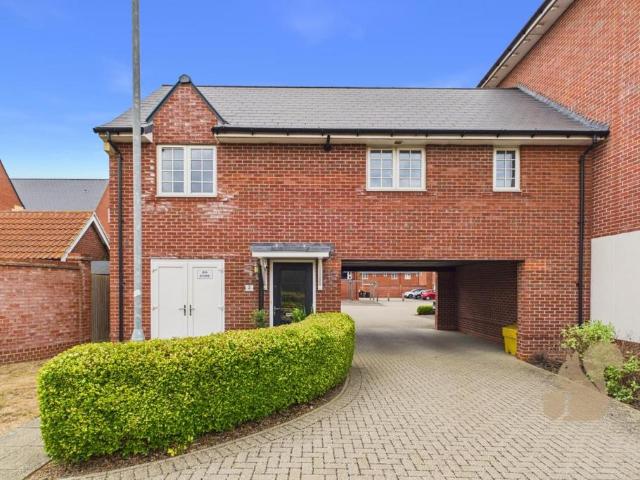 Flat for sale in Mile End, Fordham Heath