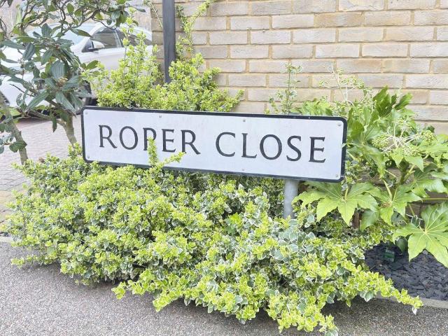Flat for sale in Mile End, Fordham Heath