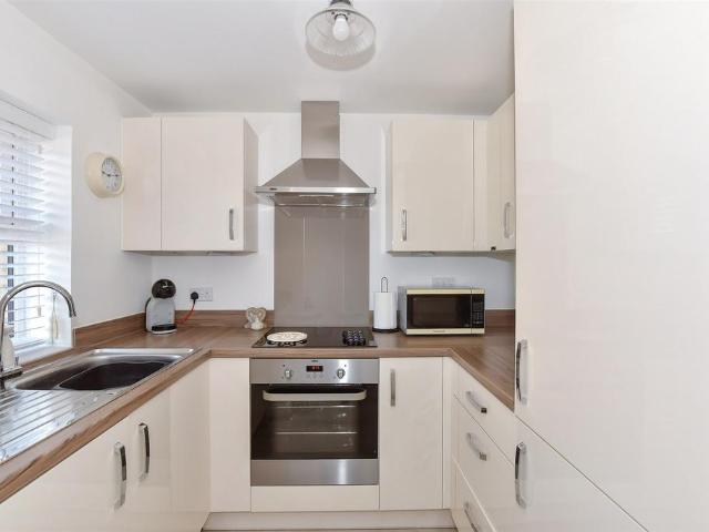 Flat for sale in Ash, Kent