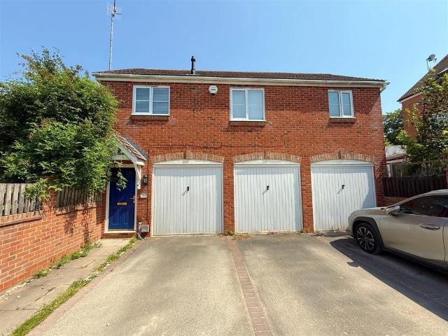 Flat for sale in Stratford-upon-Avon, Alderminster