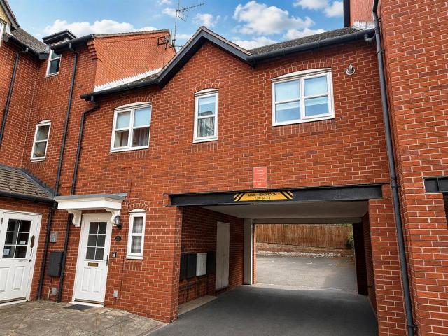 Flat for sale in Stratford-upon-Avon, Alderminster