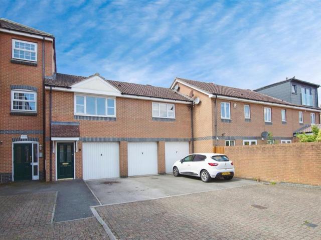 Flat for sale in Rodbourne, Swindon